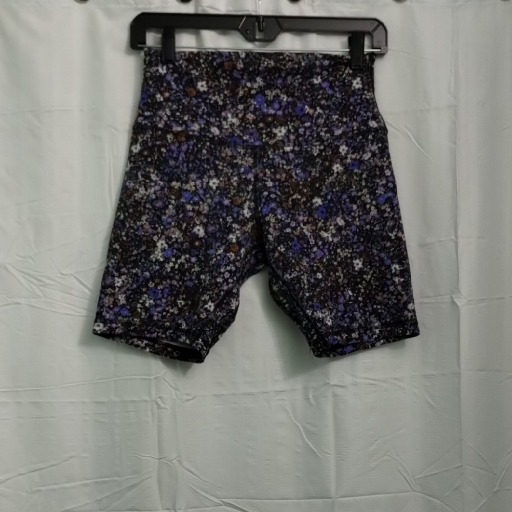 lululemon athletica Floral Bike Shorts - Black and Blue